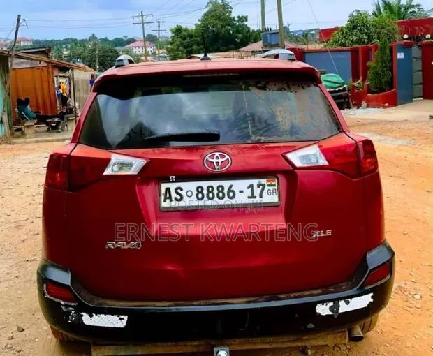 Toyota RAV4 2015 Red · Photo 1