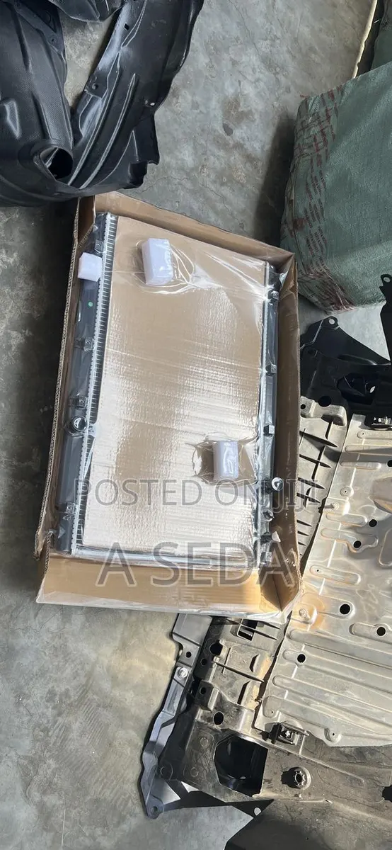 Honda CRV 2017 2018 2019 2020 2021 2022 Radiator Water Tank 1.5 Call · Photo 1