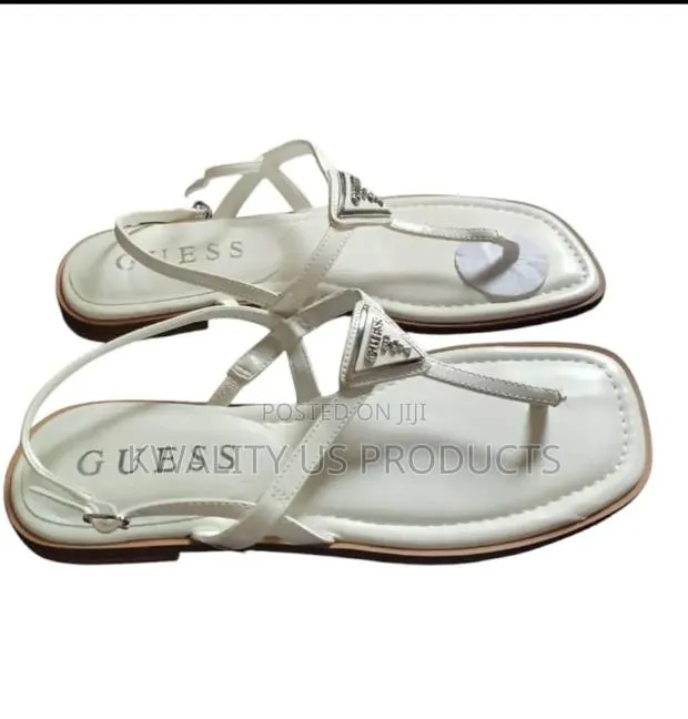 Guess Flat Sandal · Photo 1