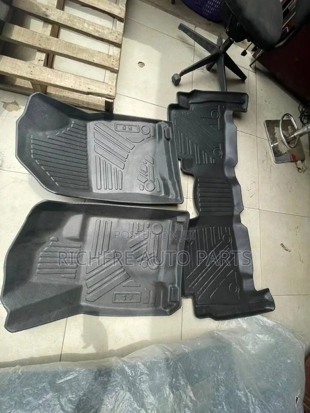 Land Cruiser Prado Floor Mat 3D · Photo 1