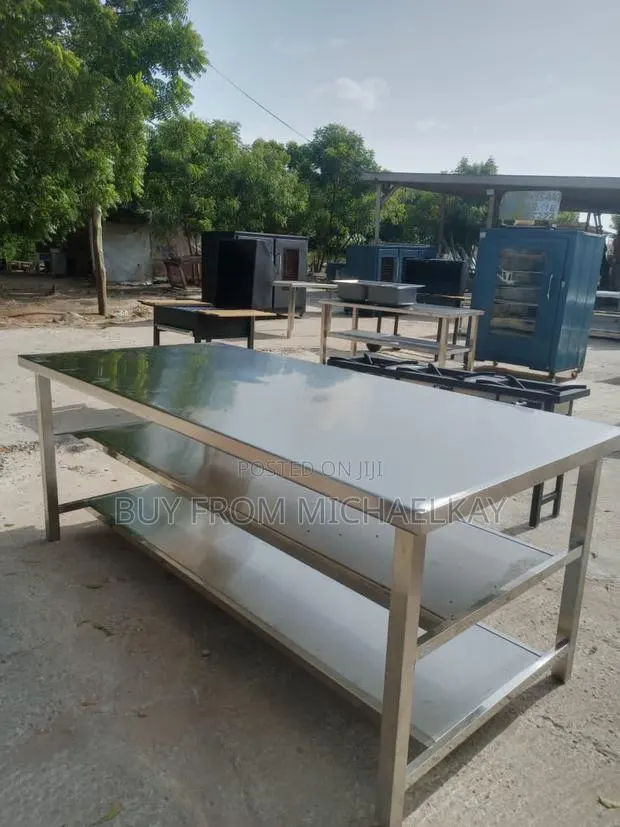 Stainless Steel Table · Photo 3