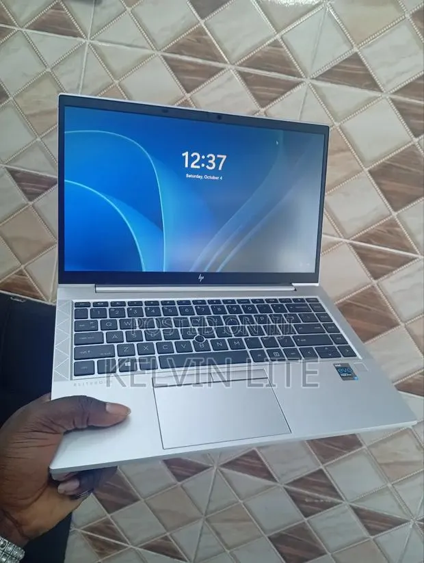 Laptop HP EliteBook 830 G8 16GB Intel Core I7 SSD 256GB · Photo 1
