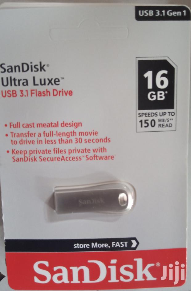 16gb Pen Drive · Photo 1
