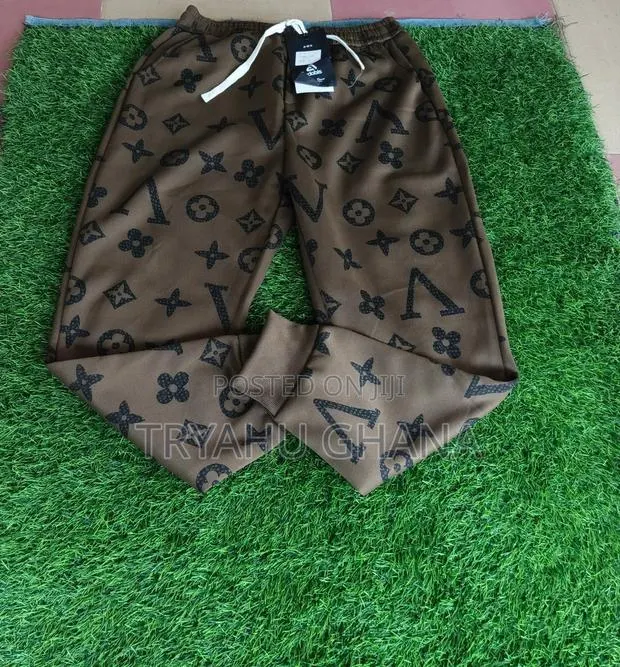 Louis Vuitton Joggers · Photo 1