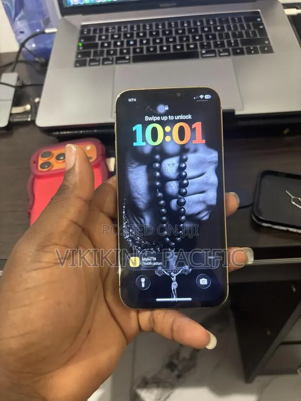 Apple iPhone 12 Pro 256 GB Gold · Photo 1