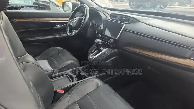 Honda CR-V Touring AWD 2019 Black · Photo 1