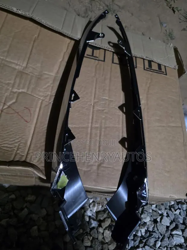 Honda Accord 2021-2022 Headlight Chrome Moulding · Photo 1