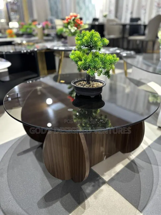 Classic Glass Center Table · Photo 1