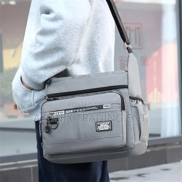 Large Capacity Men Shoulder Bag · Photo 3