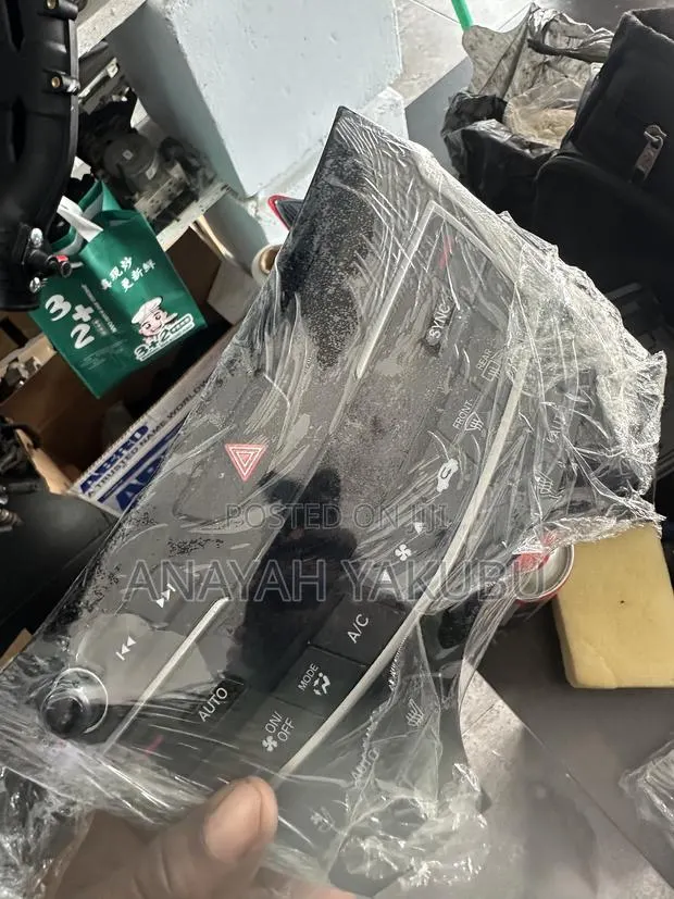 2019-25 AC Controls · Photo 1