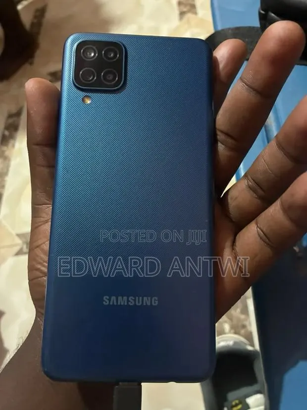 Samsung Galaxy A12 64 GB Blue · Photo 1