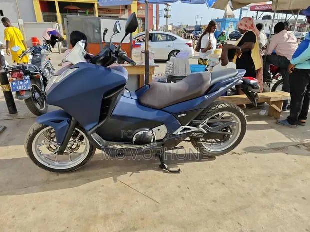 Honda 2014 Blue · Photo 1