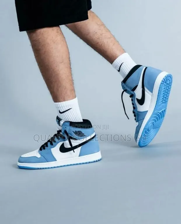 Jordan 1 Blue and White · Photo 1