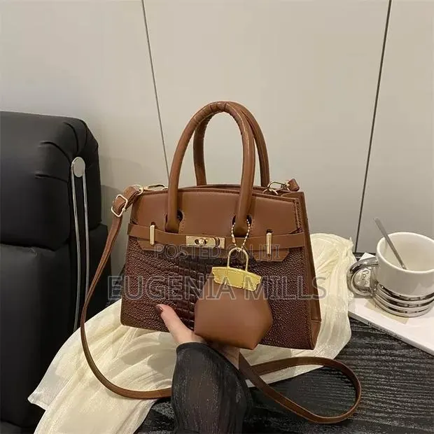Quality Bag for Female · Photo 1
