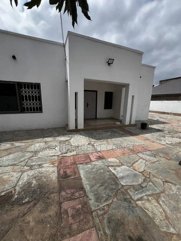 3bdrm House in Hills Estate, Ashaley Botwe for rent · Photo 1