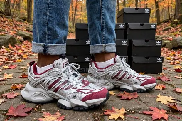 Adidas XLG Runner Deluxe · Photo 1