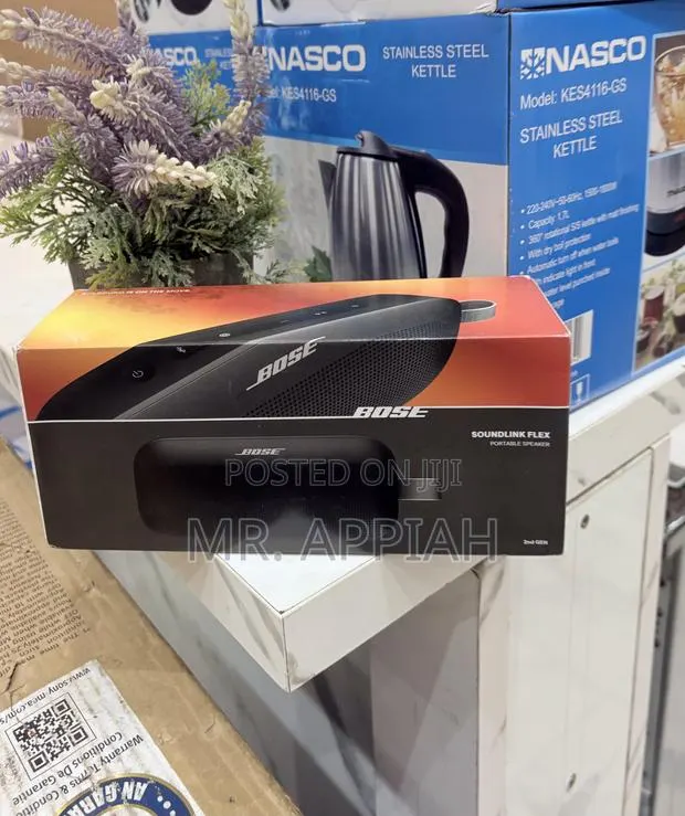Classic Bose Soundlink Portable Bluetooth Speaker(Black) · Photo 1