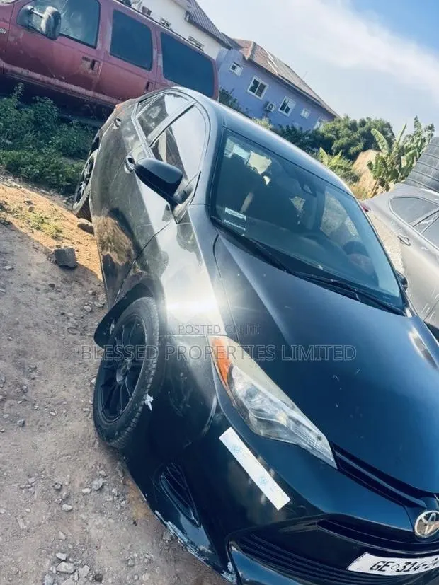 Toyota Corolla LE ECO 4dr Sedan (1.8L 4cyl CVT) 2017 Blue · Photo 1