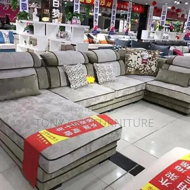 Comfortable Classic Sofa · Photo 1