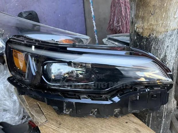 Jeep Cherokee 2022 Headlight Pair · Photo 1