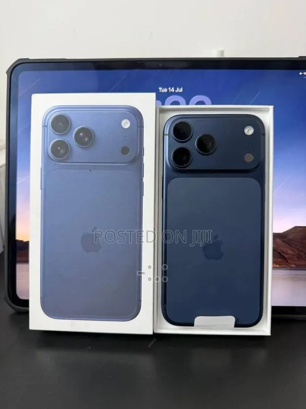 Apple iPhone 17 Pro Max 512 GB Blue · Photo 1
