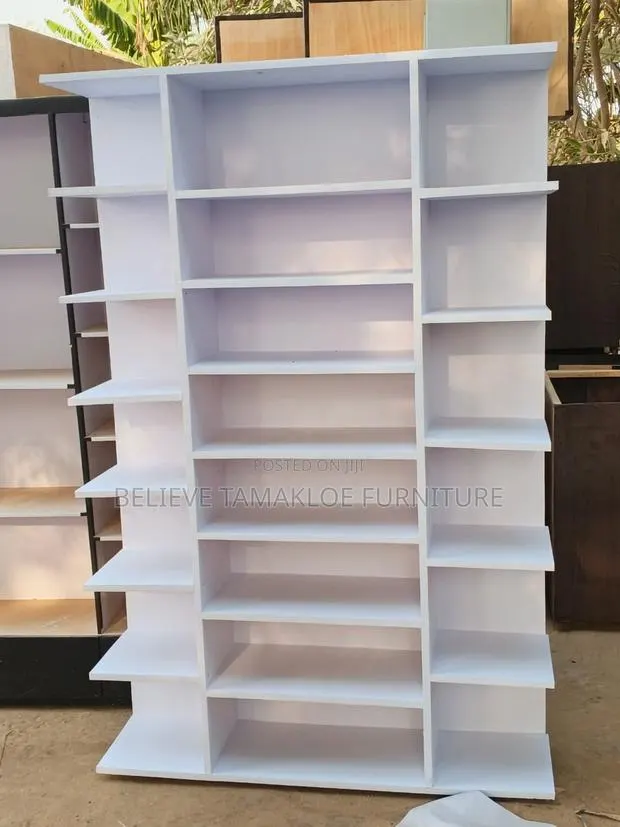 Heavy White Bags Rack Available · Photo 1