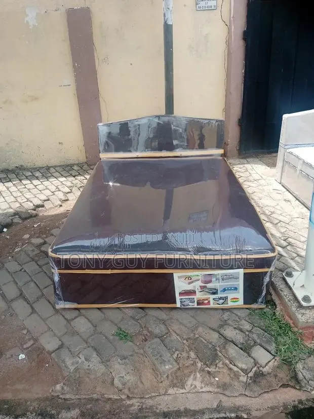 Double Inbuilt Bed · Photo 1