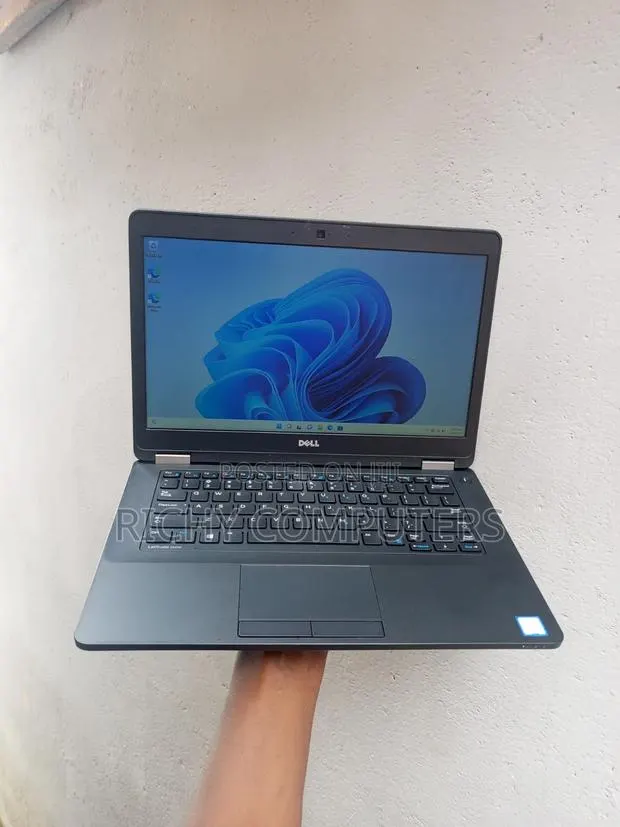 Laptop Dell Latitude 14 E5470 8GB Intel Core i5 SSD 256GB · Photo 1