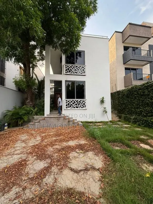 4bdrm House in Kofi'S Realty, Accra Metropolitan for sale · Photo 1