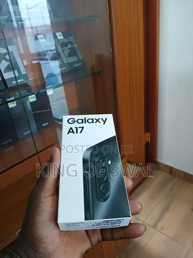 New Samsung Galaxy A17 128 GB Black · Photo 1