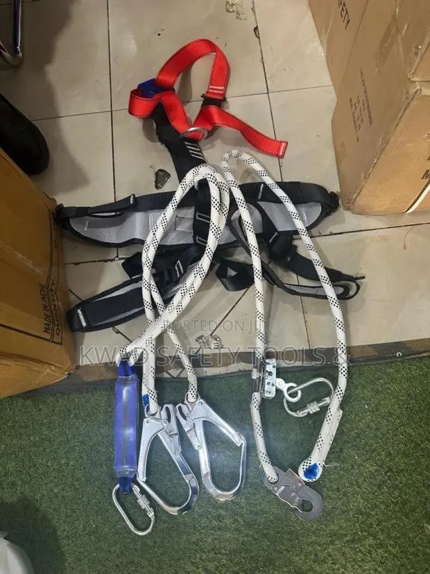 American Safety Body Harness · Photo 1