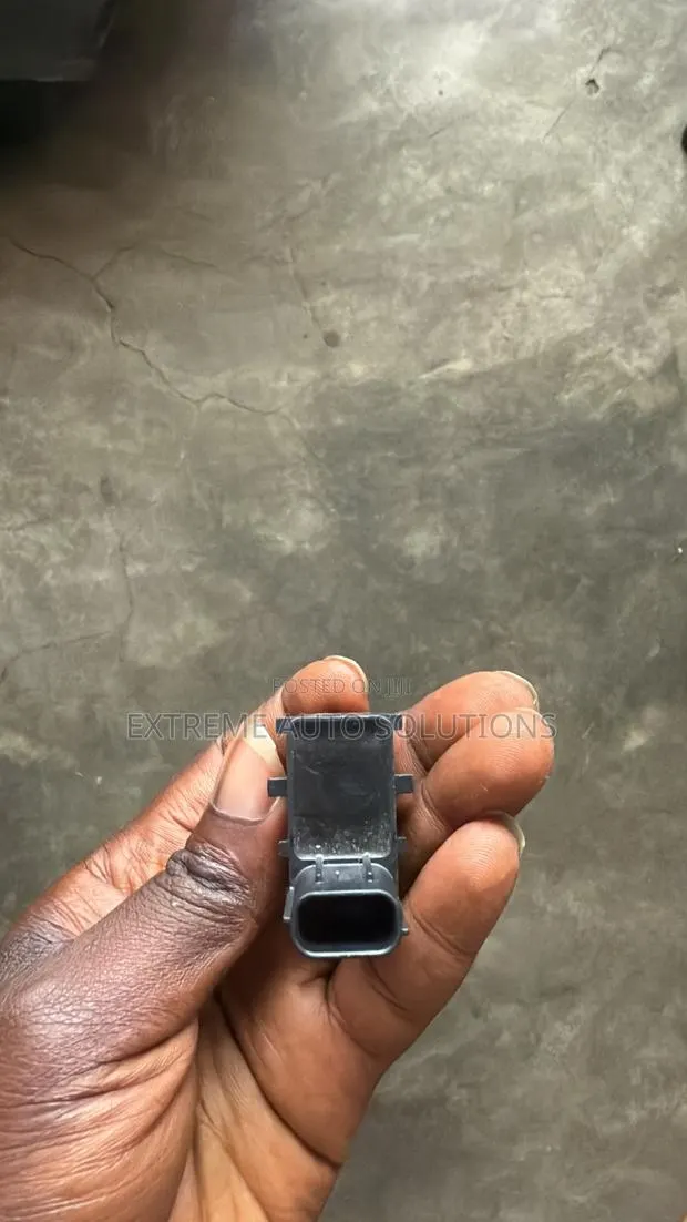 2023-2024 Honda Cr-v Front Bumper Parking Aid Assist Sensor · Photo 1
