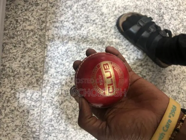 Cosco Cricket Ball · Photo 1