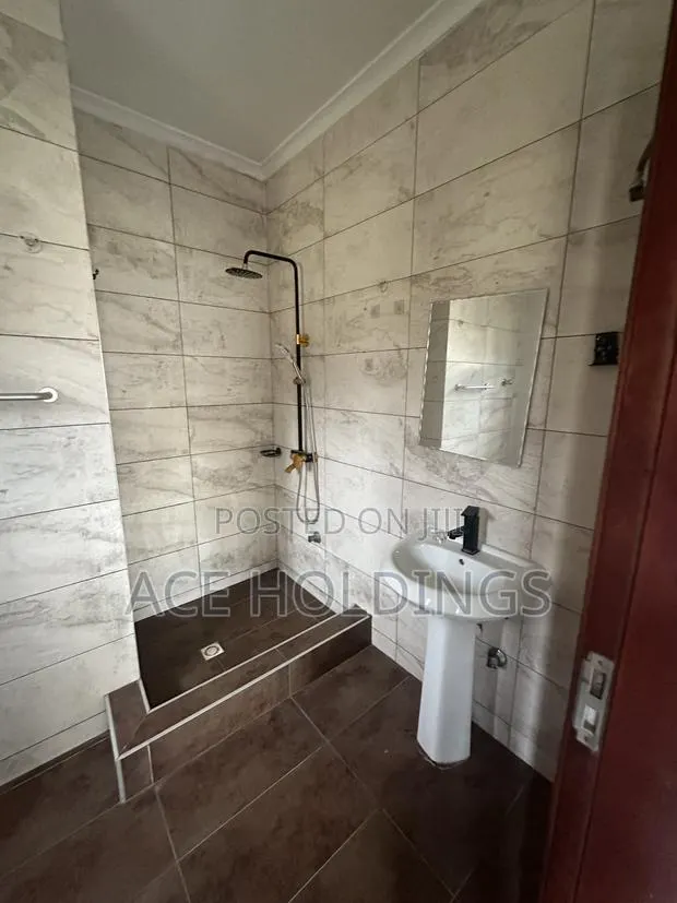 2bdrm Apartment in Nmai Dzorn, School Junction for rent · Photo 1