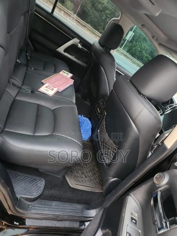 Toyota Land Cruiser 2015 Black · Photo 1