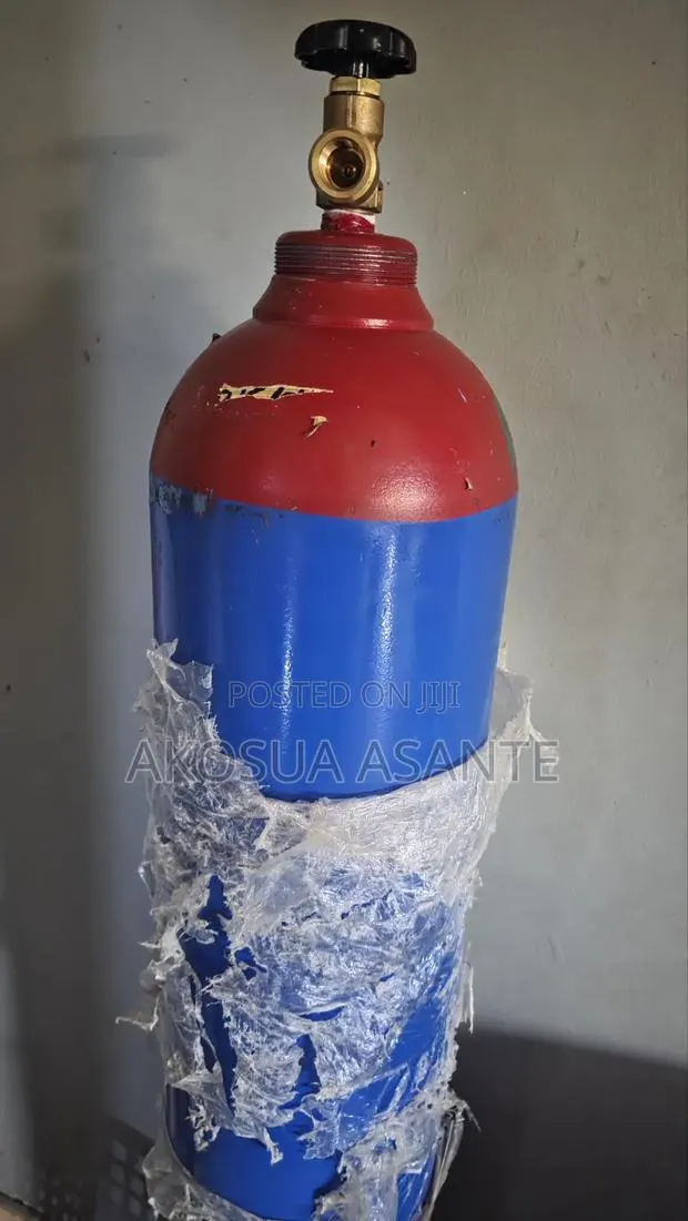 Oxygen Cylinder Available · Photo 1