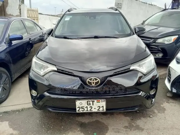 Toyota RAV4 XLE AWD (2.5L 4cyl 6A) 2017 Black · Photo 1