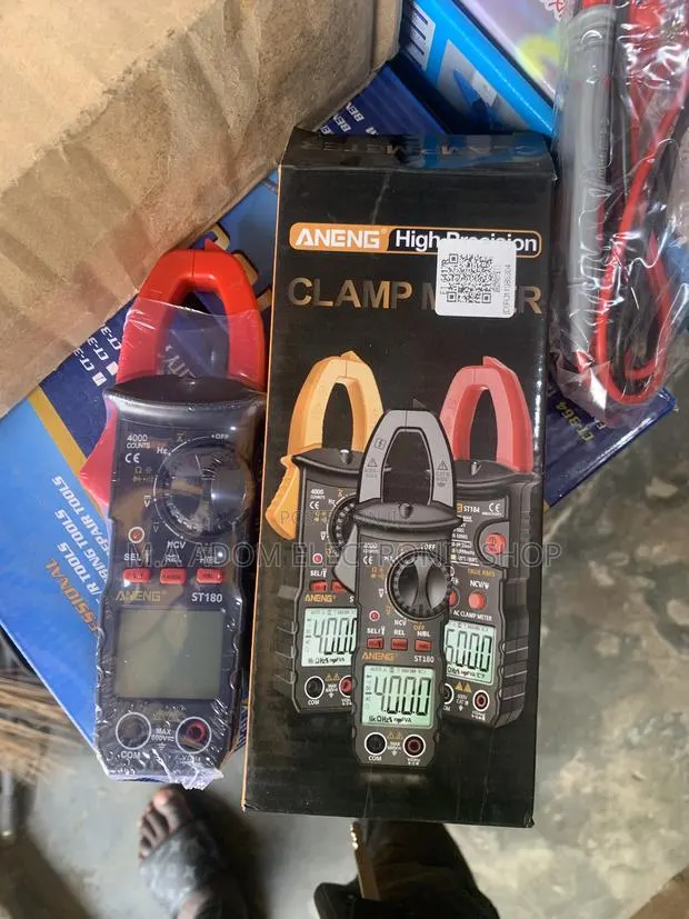 Clamp Meter Tester for Measuring Electrical Current · Photo 1