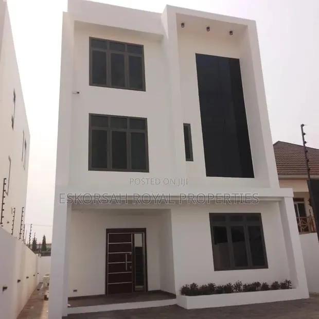 Furnished 4bdrm House in East Legon Hills, School Junction for sale · Photo 1