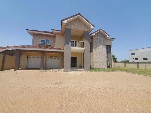 Furnished 5bdrm House in Adjiringanor, East Legon for rent · Photo 1