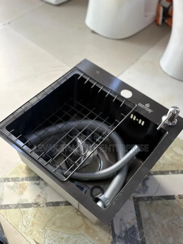 Small Single Sink 40cm Black Armless Kitchen Sink · Photo 1