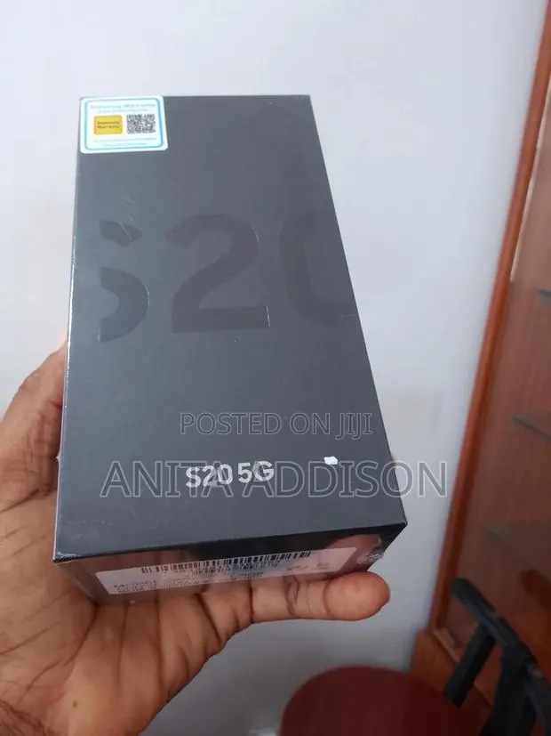 New Samsung Galaxy S20 128 GB Black · Photo 1