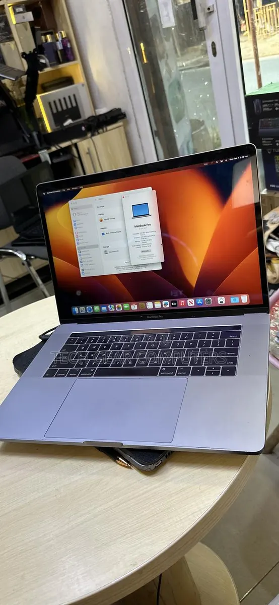Laptop Apple MacBook Pro 2017 16GB Intel Core i7 SSD 256GB · Photo 1