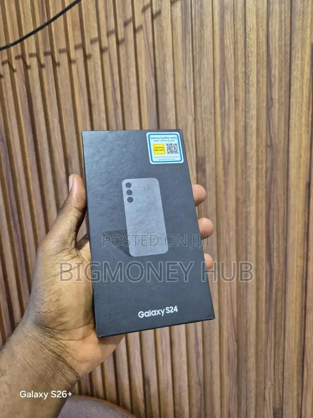 New Samsung Galaxy S24 256 GB Black · Photo 1
