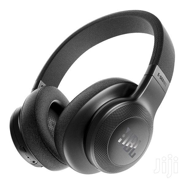 Jbl Wireless Over Ear Headphones · Photo 2