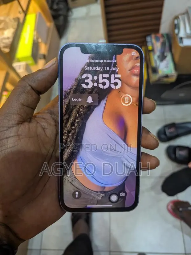 Apple iPhone 12 64 GB Purple · Photo 1