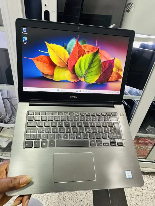 Laptop Dell Vostro 5468 8GB Intel Core i5 SSD 256GB · Photo 1