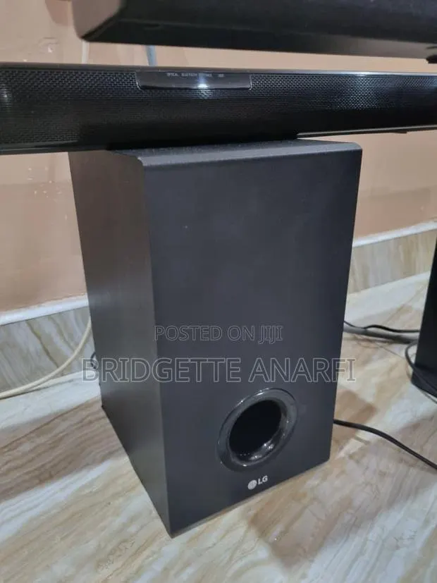 LG Soundbar · Photo 1