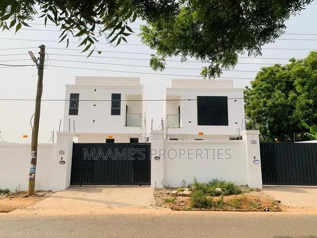3bdrm Duplex in Oyarifa for sale · Photo 1