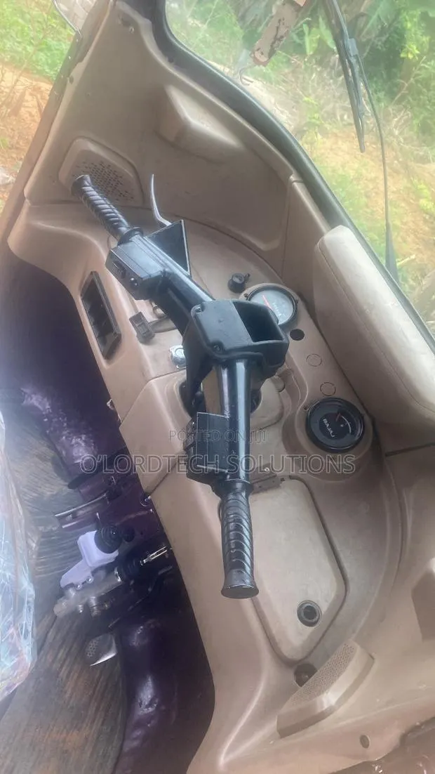 Bajaj RE 2021 · Photo 1